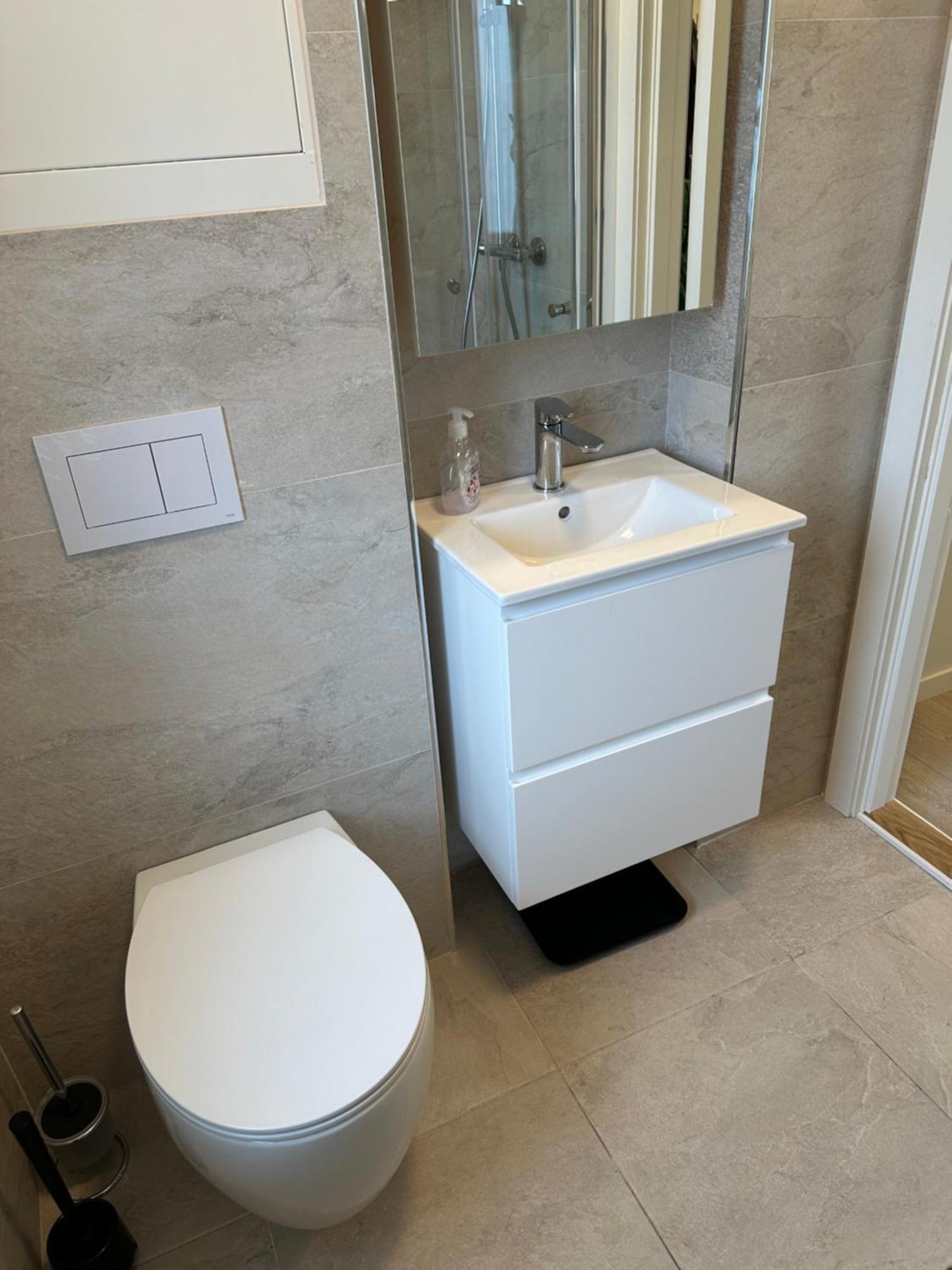 Apartment Utleie Av Romslig Og Velutstyrt 10 Minutter Fra Sentrum For Opptil 4 Personer *